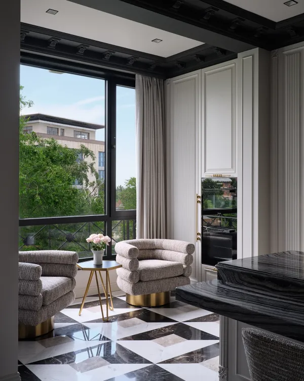 Elegant Apartment in Neoclassical Style