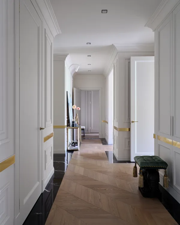 Elegant Apartment in Neoclassical Style