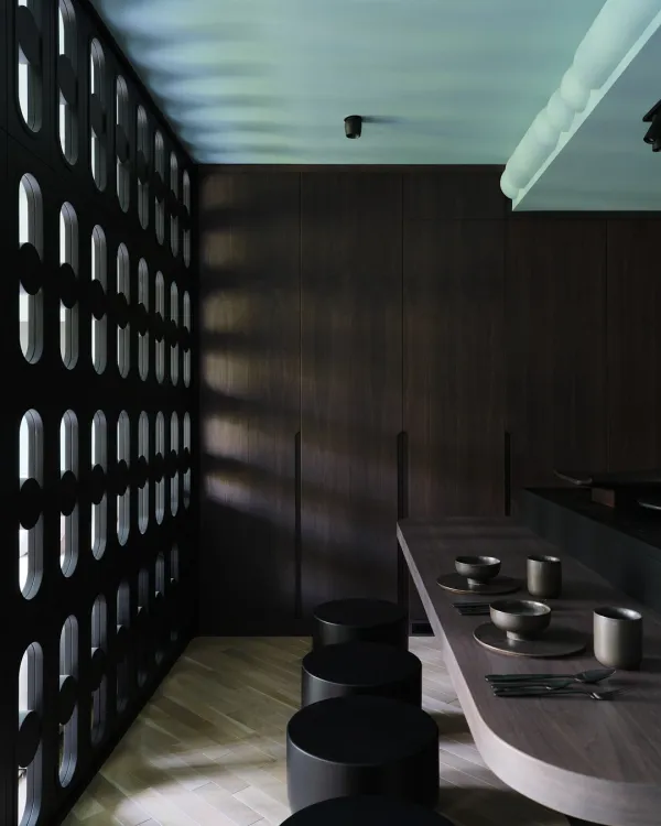 Dark & Stylish 95m² (1,022 sq ft) Apartment for a Young Coupl