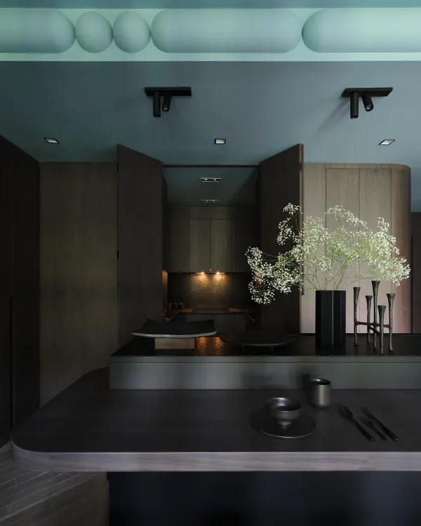 Dark & Stylish 95m² (1,022 sq ft) Apartment for a Young Coupl